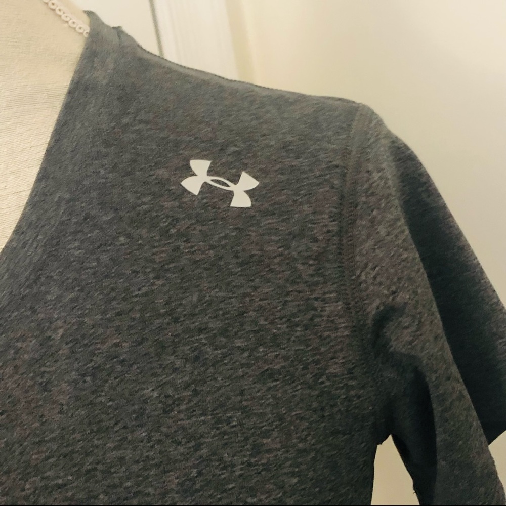 Under Armour Top - Picture 3 of 4